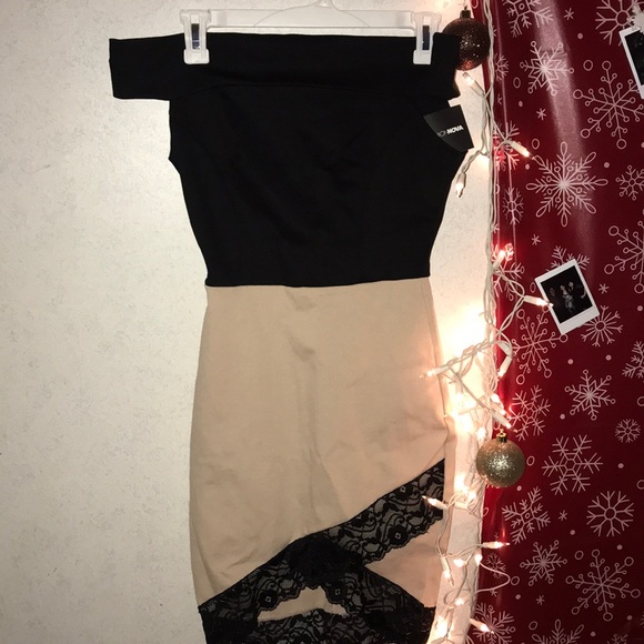 Off the should dress - Picture 3 of 7